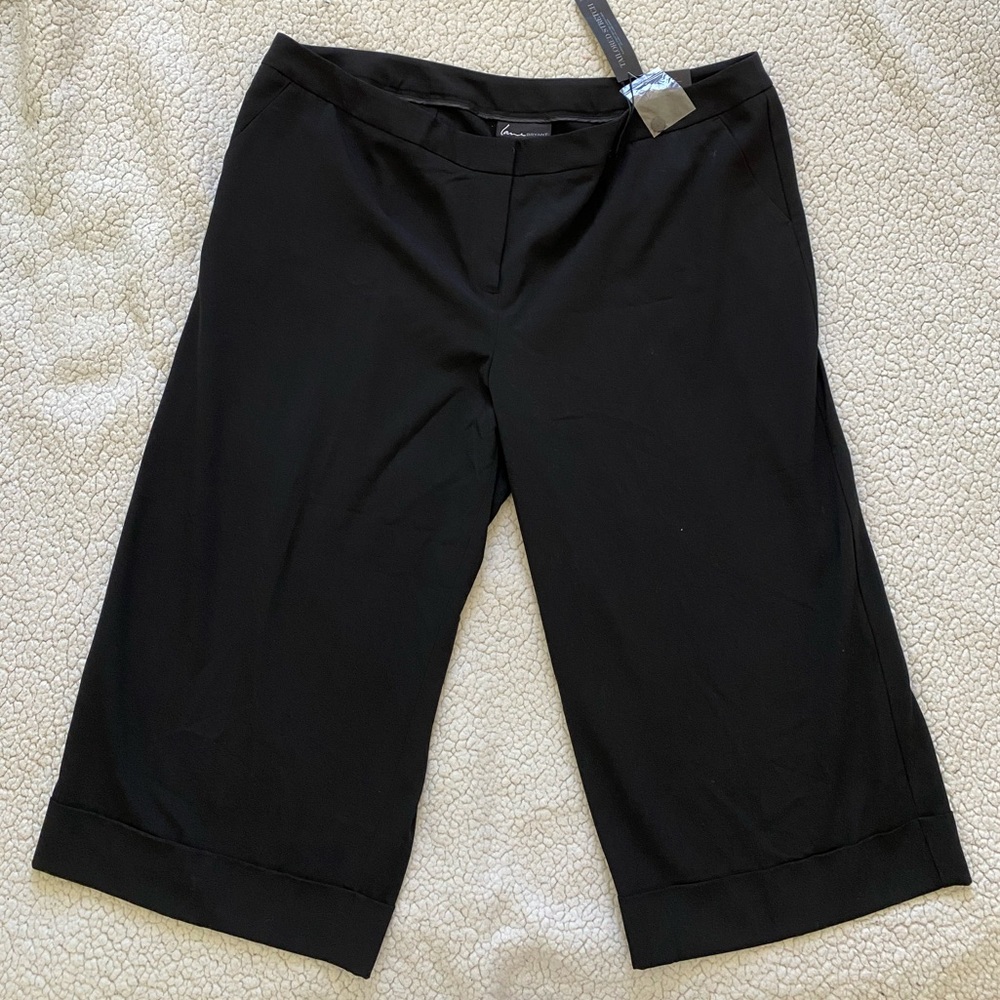 Women’s 24 Curvy Fit LANE BRYANT Trouser Capris